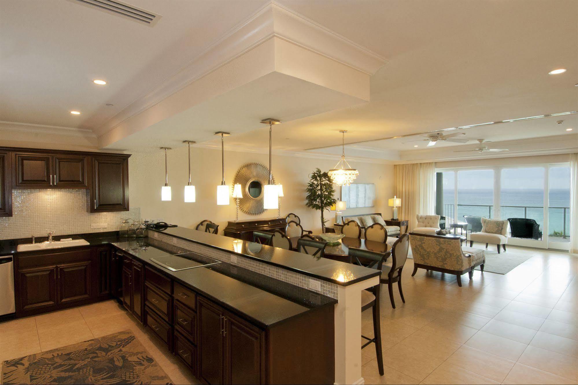Caribbean Club Boutique Hotel, Grand Cayman Dog City Exteriör bild
